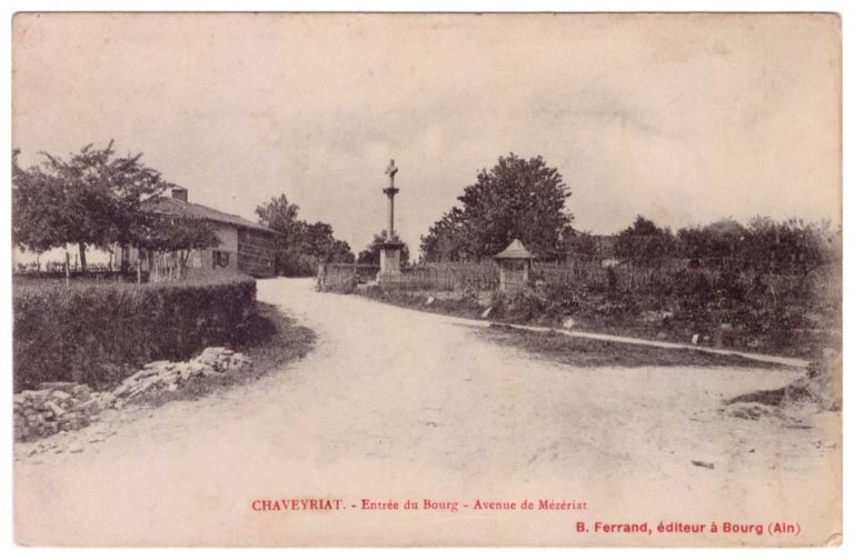 CHAVEYRIAT-Entree-du-bourg-avenu-de-Mezeriat-1 (1)
